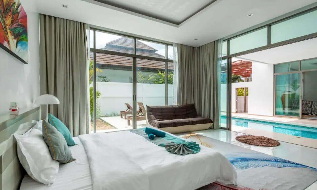 4_to_5_bedroom_modern_pool_villa_for_sale_from_owner_10_minutes_walk_kamala_beach_phuket_thai_residential_bedroom1_pool_deck