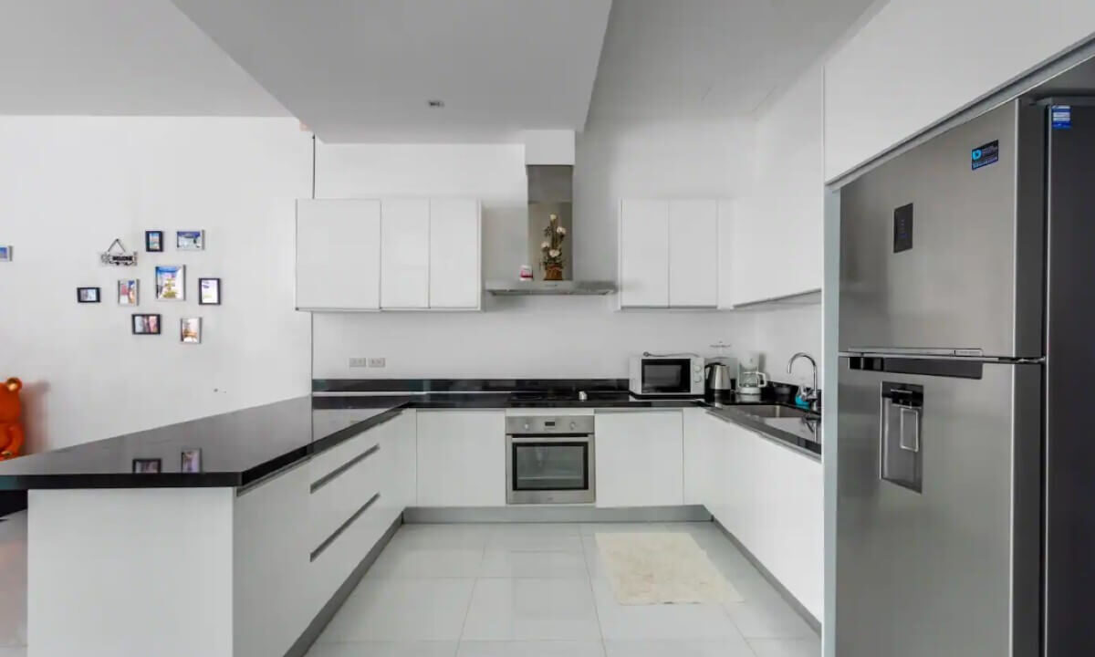 4_to_5_bedroom_modern_pool_villa_for_sale_from_owner_10_minutes_walk_kamala_beach_phuket_thai_residential_fully_fitted_kitchen