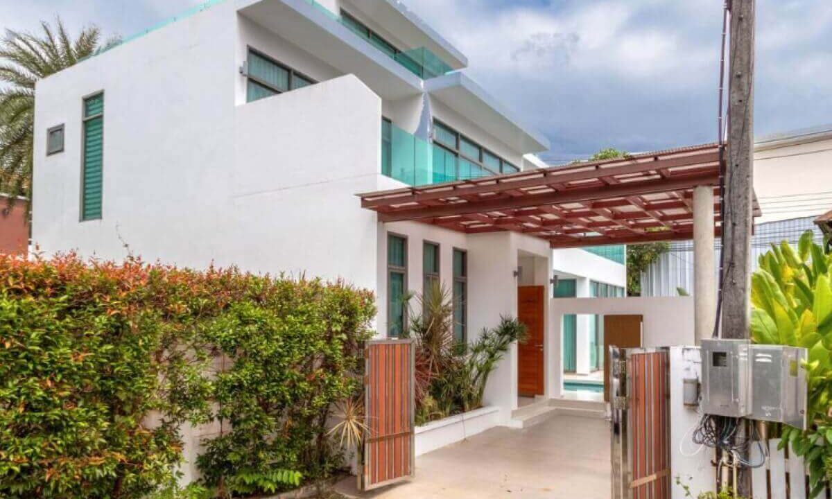 4_to_5_bedroom_modern_pool_villa_for_sale_from_owner_10_minutes_walk_kamala_beach_phuket_thai_residential_street_view